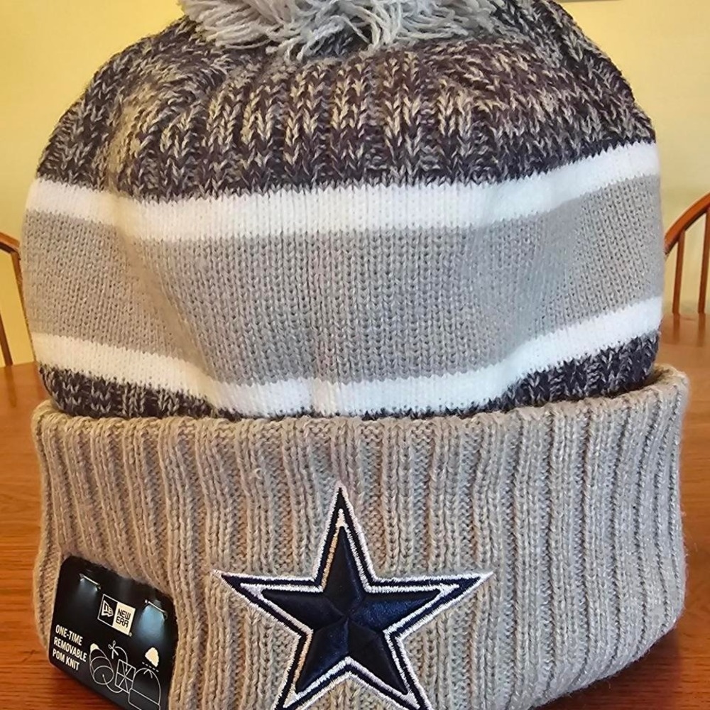 New Era Dallas Cowboys NFL Sideline Beanie Fleece Lined Removable Pom Hat Navy
